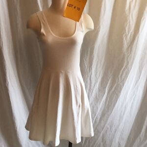 Cotton blend skater style dress in white in small